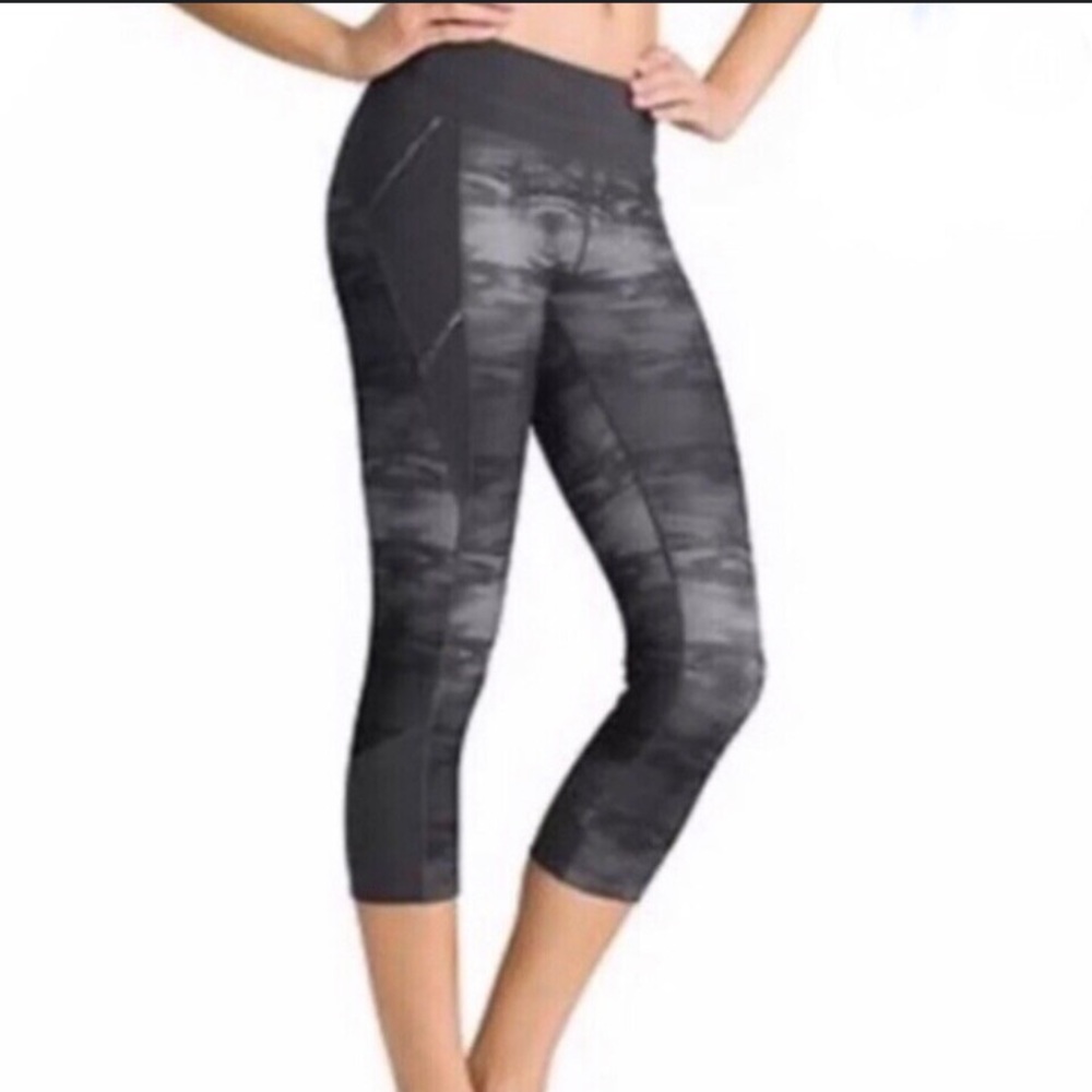 Athleta Flare Connect Capri Gray Camo Black Leggings